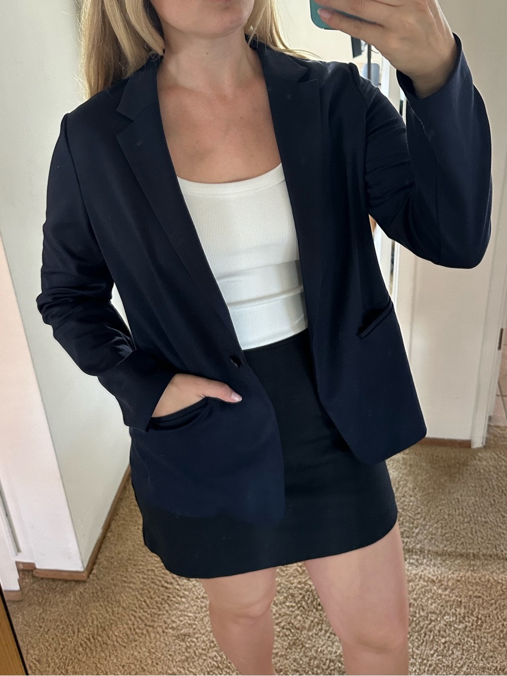 Uniqlo Classic Women's Navy Blazer - Versatile Tailored Jacket medium